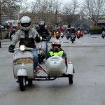 Concentracion de vespas en la Estacion Museo de Delicias, durante LA ECLOSION ESCOOTERTISTA